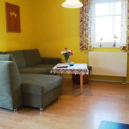 Hinter Dem Rathaus - Haus Ostseekrabbe Graal-Mueritz